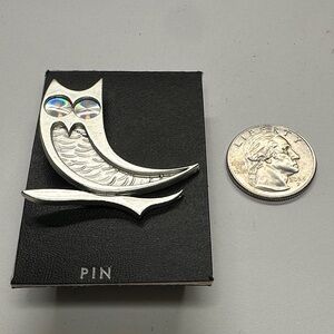 Vintage Costume Silver Owl Brooch Pin